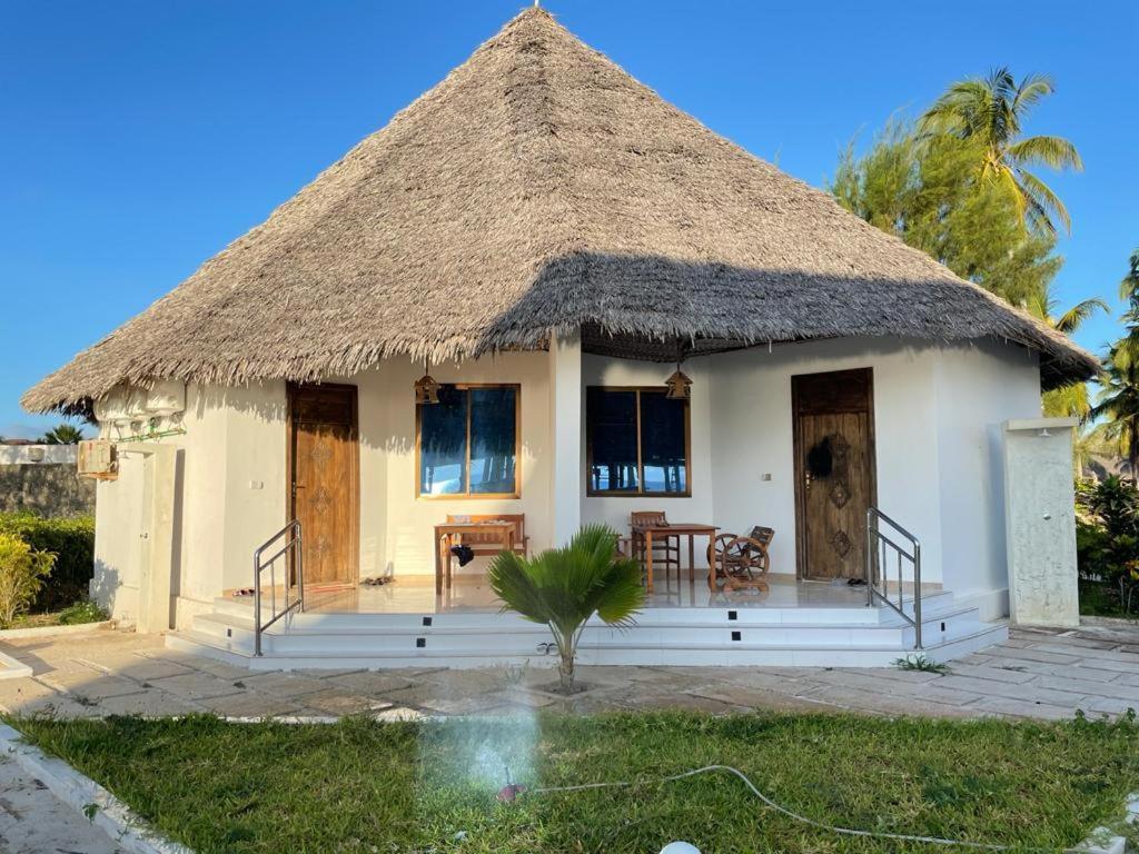 Jambo Beach Hotel Paje Exterior photo